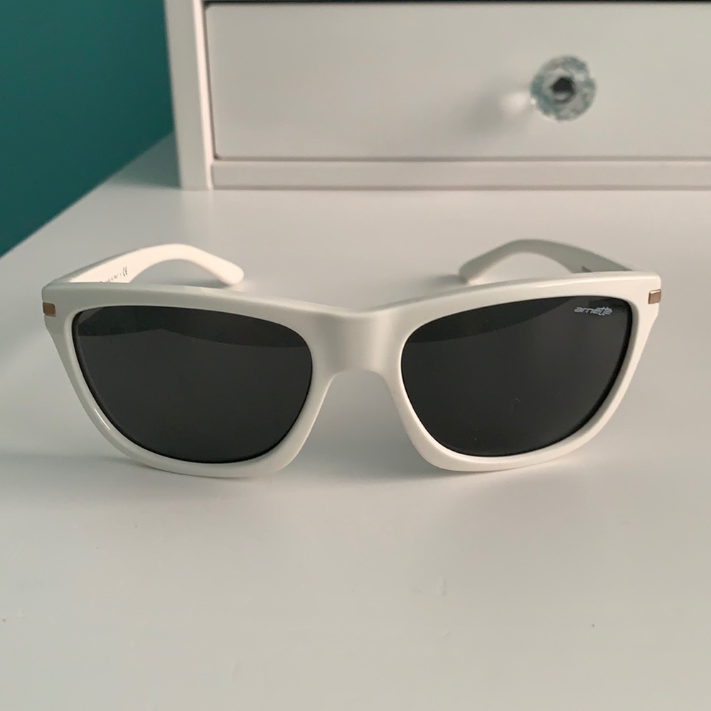 white sunglasses